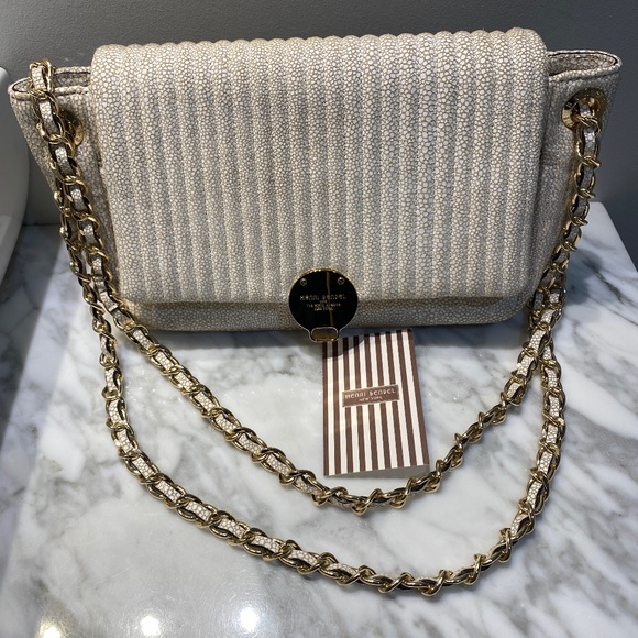 henri bendel Handbags - Henri Bendel stingray textured purse